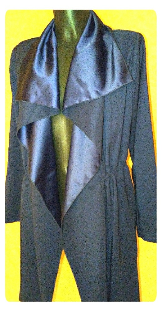 *Sold* Lilly Pulitzer Valeria Dress Coat True Navy - Picture 1 of 6
